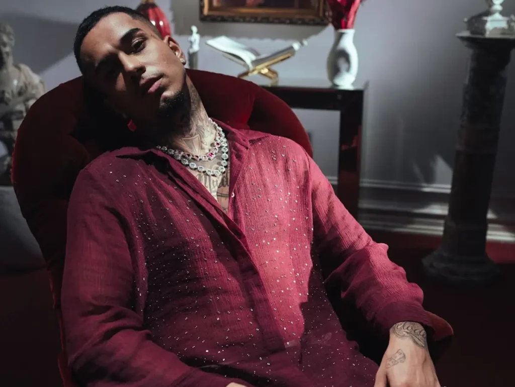 Veigh leva "Dos Prédios Deluxe" a 1 bilhão de streams no Spotify e entra em lista rara do trap nacional