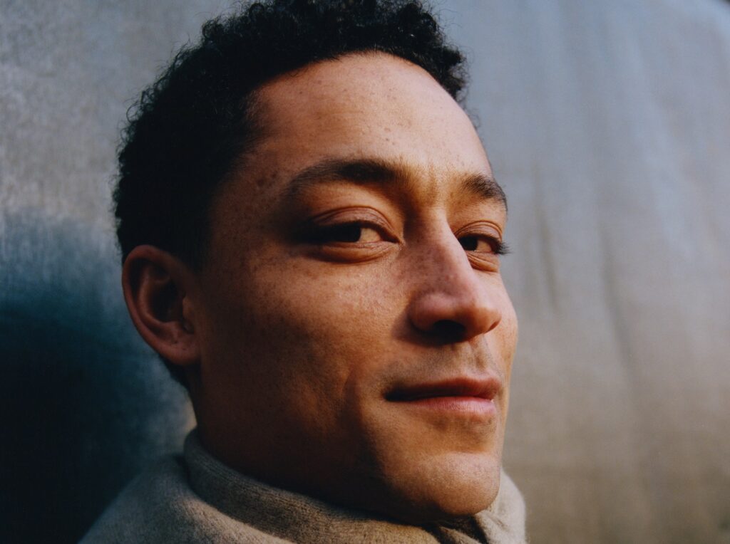 Loyle Carner fará estreia no Brasil com show único em São Paulo