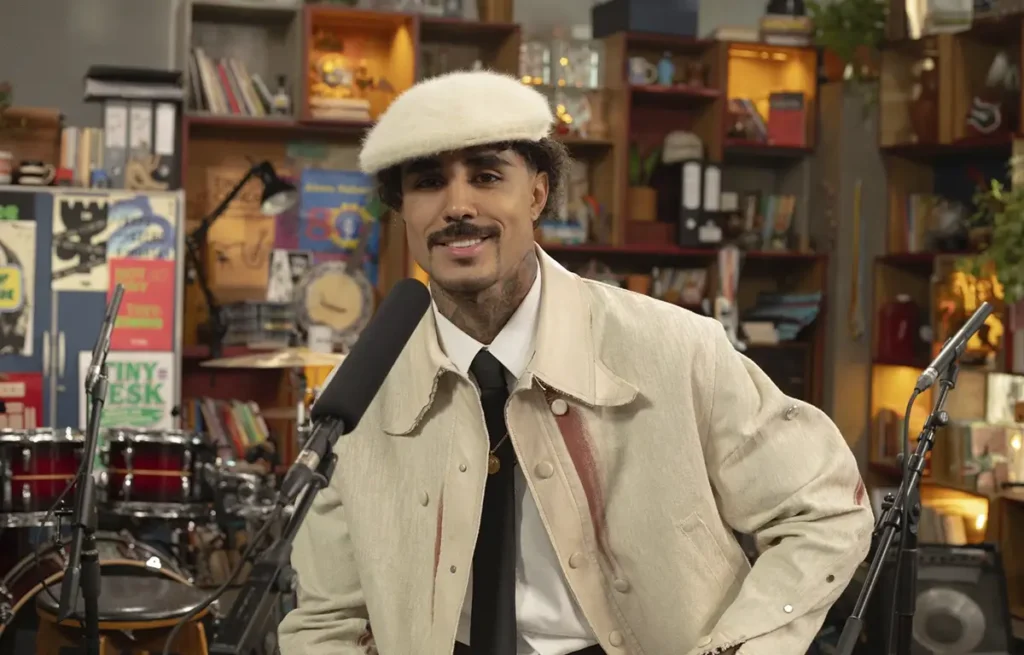 MC Livinho leva funk, R&B e soul ao Tiny Desk Brasil