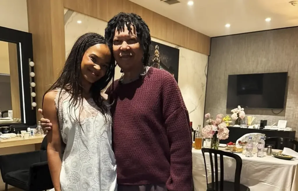 Agnes Nunes abre show de Djavan em Paris na Eurotour 2026
