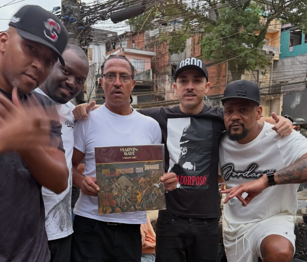 Mano Brown ganha vinil raro e se emociona: “disco da minha vida”