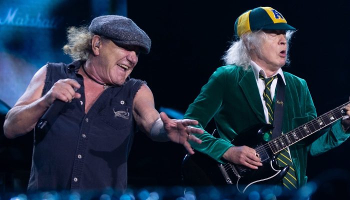 AC/DC incendeia o MorumBIS para mais de 70 mil fãs e faz primeiro de três shows no Brasil
