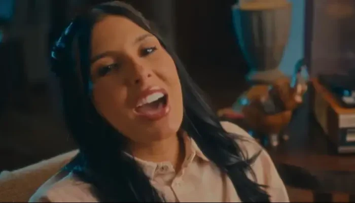 Ana Castela viraliza ao dizer "É que eu não faço bet" durante lançamento do álbum