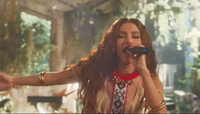Anitta comemora fim da escala 6x1 em vídeo com faixa de EQUILIBRIVM e gera polêmica nas redes