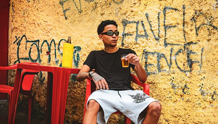 Após hit com Vulgo FK, Kempa lança álbum “Favelado Sonhador 1.0” e inaugura nova estética entre trap, seresta e piseiro