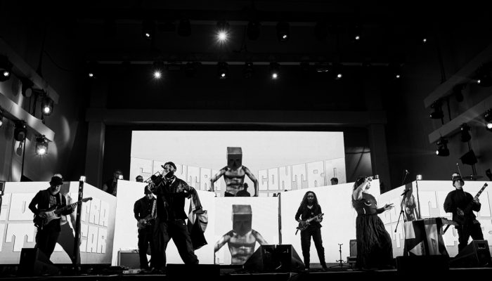 BaianaSystem lança dois vinis inéditos, "Futuro DUB" e "O Mundo Dá Voltas"