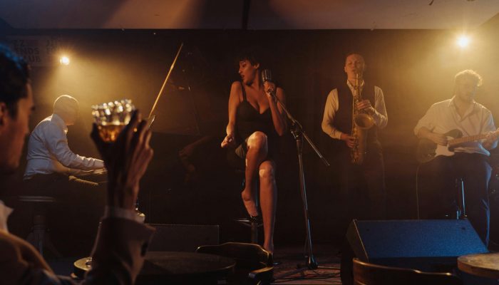 Consumo de bebida alcoólica em show - Crédito Cottonbro Studio