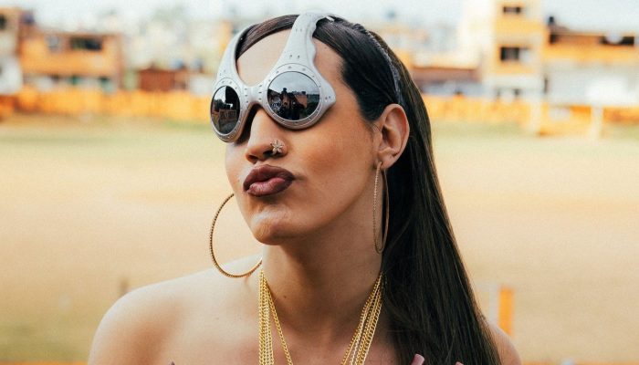 CAE lança a potente mixtape “Último Ano Sendo Pobre” com feats só de mulheres