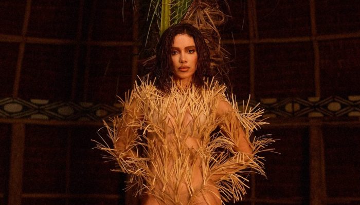 “CHOKA CHOKA”, com Shakira, estreia no Top 3 do Brasil e coloca Anitta no chart global do Spotify