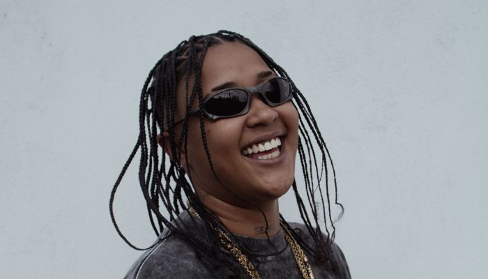 Clara Lima lança seu novo álbum "As Ruas Sabem”