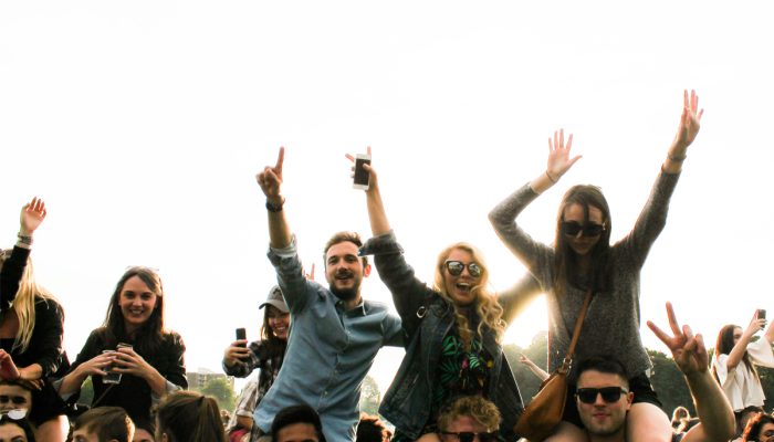 Público jovem curte festival - ingressos