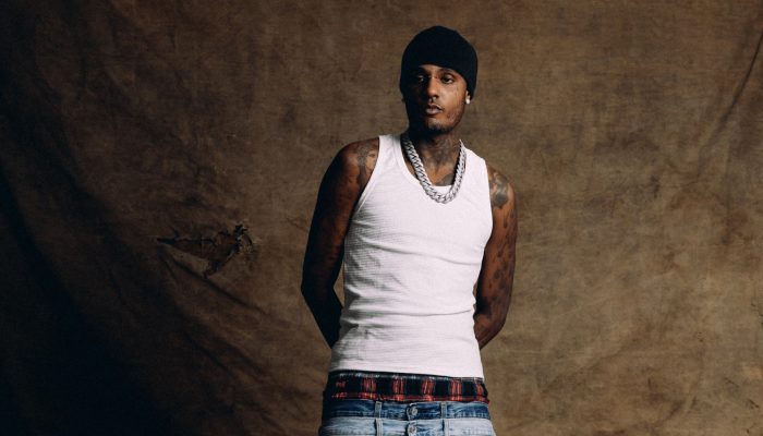 Derek mergulha em si e tensiona os limites do rap em “ARKANO”