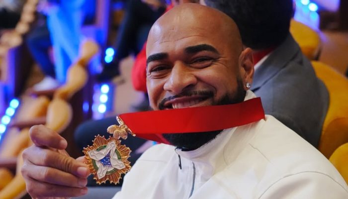 Duck Jay, Líder da Tribo da Periferia, Recebe Medalha do Mérito Distrital da Cultura Seu Teodoro