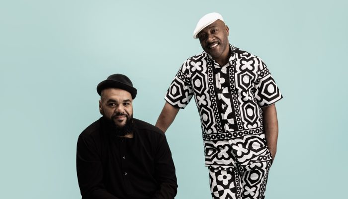 Dupla aproxima música instrumental do grande público através de mistura dançante de rap, MPB, jazz e soul