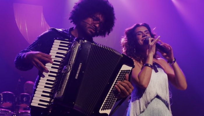 Mariana Aydar e Mestrinho cantam em show registrado pelo Te Vejo no Palco 2025
