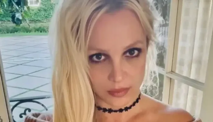 Equipe de Britney Spears nega relatos de comportamento “errático” em restaurante