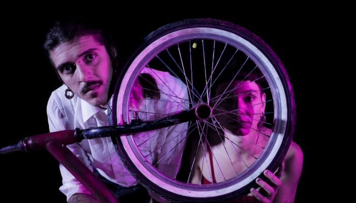 Espetáculo “O Novo Anormal” estreia na Vila Telebrasília com entrada gratuita