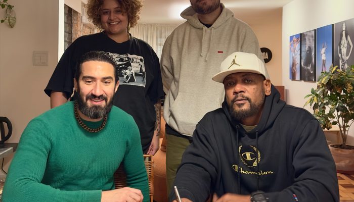 Tefa Bevenuto (A&R da BOA Música), Ariel Chacão (advogado Roc7), Fernando Dourado (country manager da BOA Música) e Edi Rock, na sede da BOA Música, em São Paulo (Crédito: Evandro Carrara)