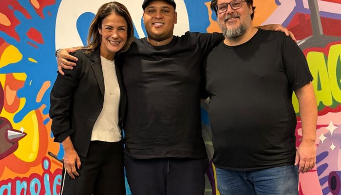 Leila Oliveira, presidente da Warner Music Brasil, MC Ryan SP e João Alquéres, Diretor-Geral da ADA Brasil - Bololô Records