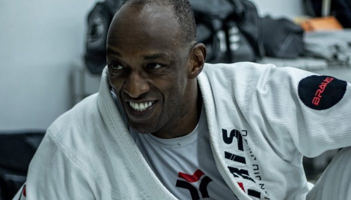 Faixa-preta de jiu-jitsu, Ice Blue participa de ação solidária