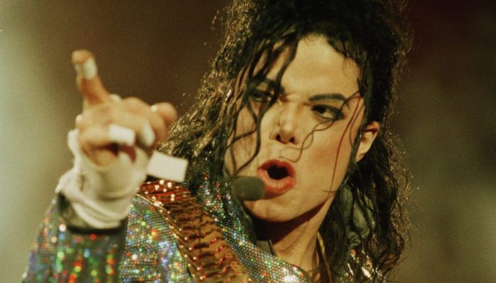 Filme de Michael Jackson faz o Rei do Pop emplacar 13 músicas entre as mais tocadas do mundo