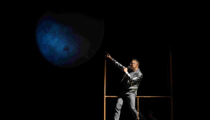 Francis lança videoclipe "Astronauta de Mármore" criado com inteligência artificial