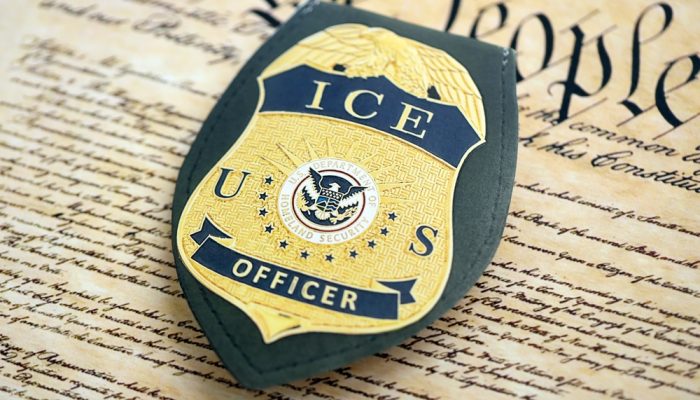 ICE amplia poder de agentes para efetuar prisões sem mandado nos EUA