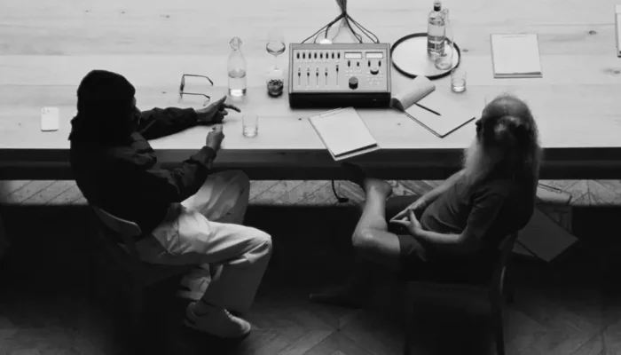 Jay-Z senta com Rick Rubin para explorar processos criativos