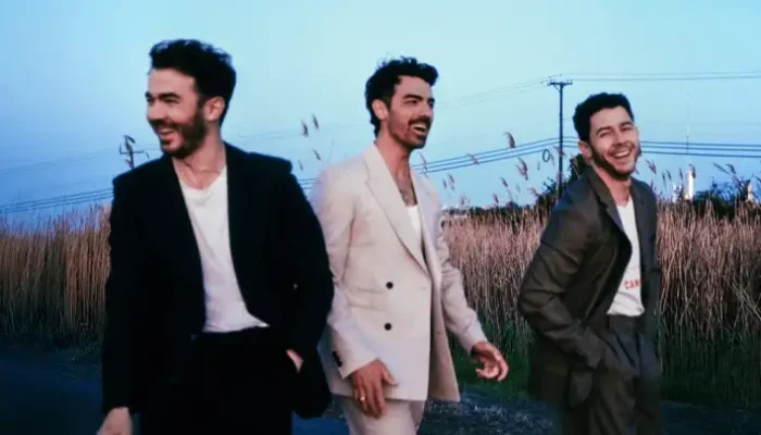 Kevin Jonas se emociona com surpresa dos fãs durante show em São Paulo