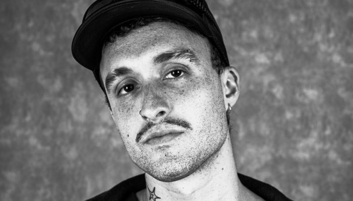 Kweller mergulha nas sonoridades brasileiras em estreia no funk