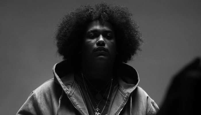 LEALL transforma travessias pessoais em manifesto sonoro no EP “Você Precisa do Álibi”