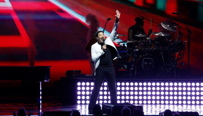 Lionel Richie é levado ao hospital após passar mal durante show em Minnesota, diz TMZ