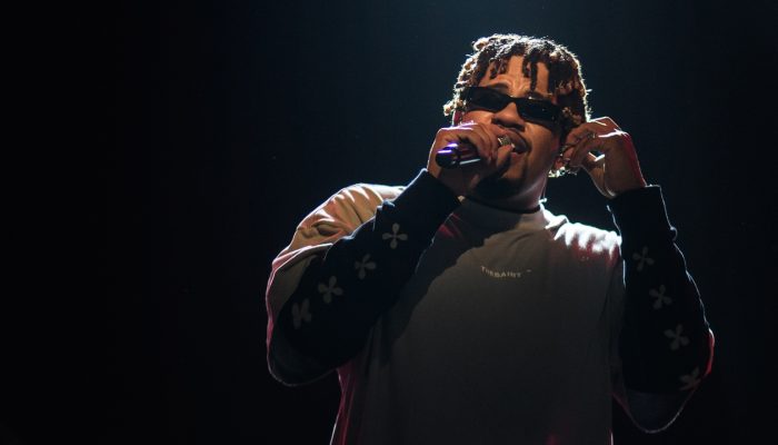 Luccas Carlos lança "só (mais) uma vez" e inaugura nova fase do álbum Busco Romance Love Show