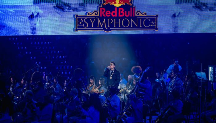 MC Hariel transforma teatro em baile funk no Red Bull Symphonic