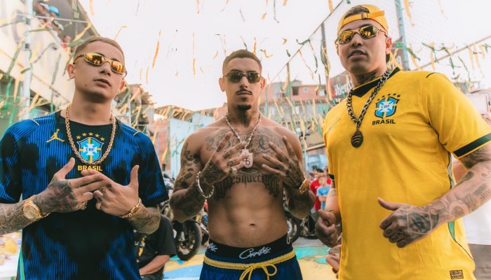 MC PH, Mc Hariel e MC Marks apostam em faixa no clima de Copa