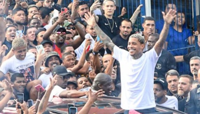MC Poze sai da prisão e lança clipe com imagens da detenção; “Desabafo 2” bate top 1 no YouTube