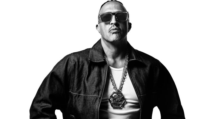 Mano Brown entra no line-up do C6 Fest 2026 para substituir Dijon