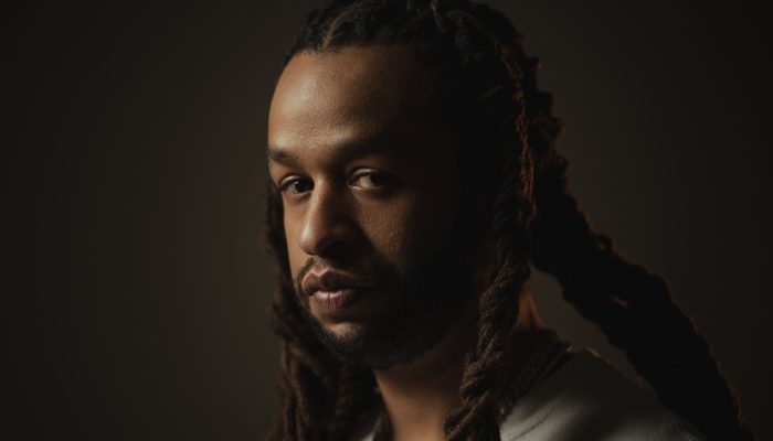 Masego estrela "You Never Visit Me (Corte do Diretor)" em filme que destaca protagonismo preto com direção de Mailson Soares