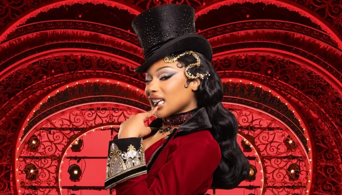 Megan Thee Stallion surge caracterizada como Zidler em “Moulin Rouge”