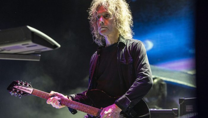 Morre Perry Bamonte, guitarrista do The Cure, aos 65 anos