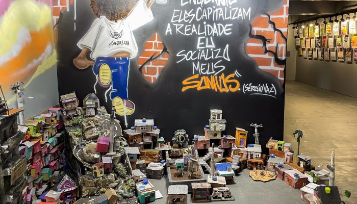 Museu da Cultura Hip Hop RS inaugura “Favelar”, exposição com a maior maquete de favela do Brasil