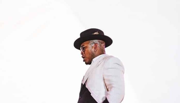 Ne-Yo no The Town