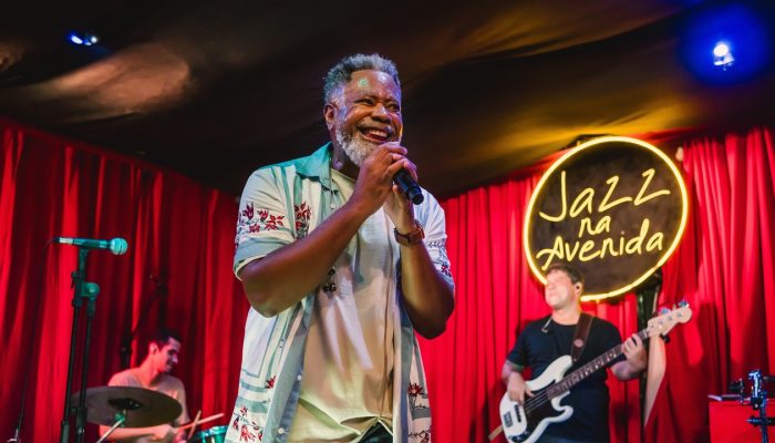 No mês da Consciência Negra, cantor e compositor quilombola Vall Santos apresenta seu primeiro EP, “A Voz de um Povo”