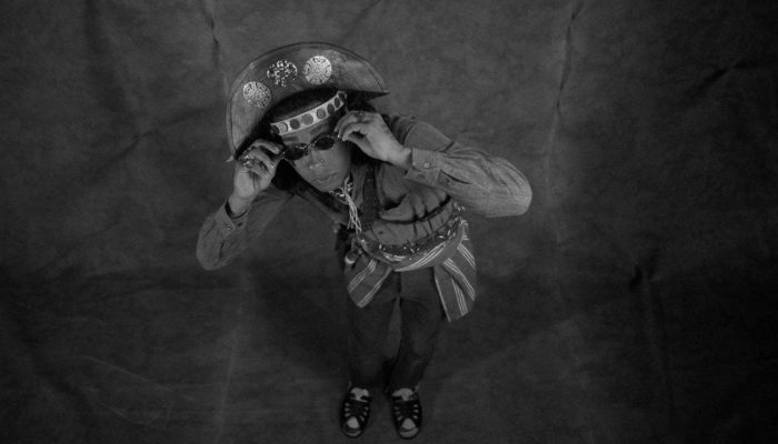 Novo Single Sampla Luiz Gonzaga e Critica o Lado Sombrio da Fama