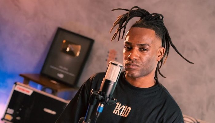 Pelé MilFlows apresenta releitura acústica do sucesso “Não Sei Mais” no projeto Ângulos