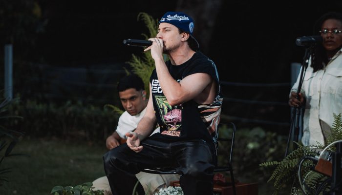Pk apresenta “8PKDOS Sessions (Ao Vivo)”, projeto acústico e intimista que une sucessos e inéditas