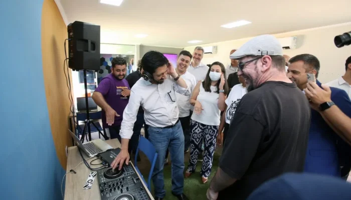 Prefeitura de São Paulo forma mais de duzentos jovens em cursos de música, produção técnica e audiovisual da Rede Daora