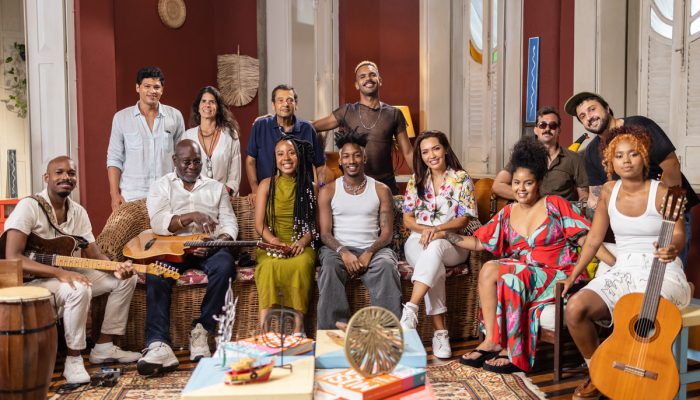 Elenco Casa PMB com Lazzo Matumbi, Sued Nunes, Yan Cloud, Hiran, Rachel Reis e Melly (Foto: Fernando Gomes) Prêmio da Música Brasileira