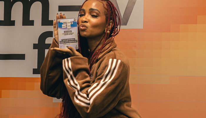 Arielle Macedo no m-v-f- awards por Felipe Ruído