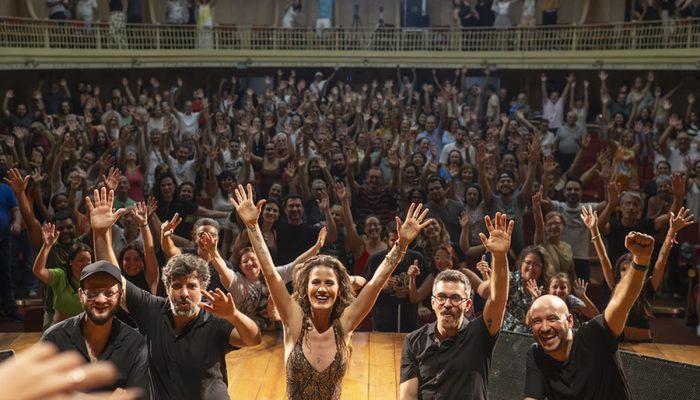 Ana Cañas em show pelo Circuito CultSP (Crédito: Adriano Escanhuela)